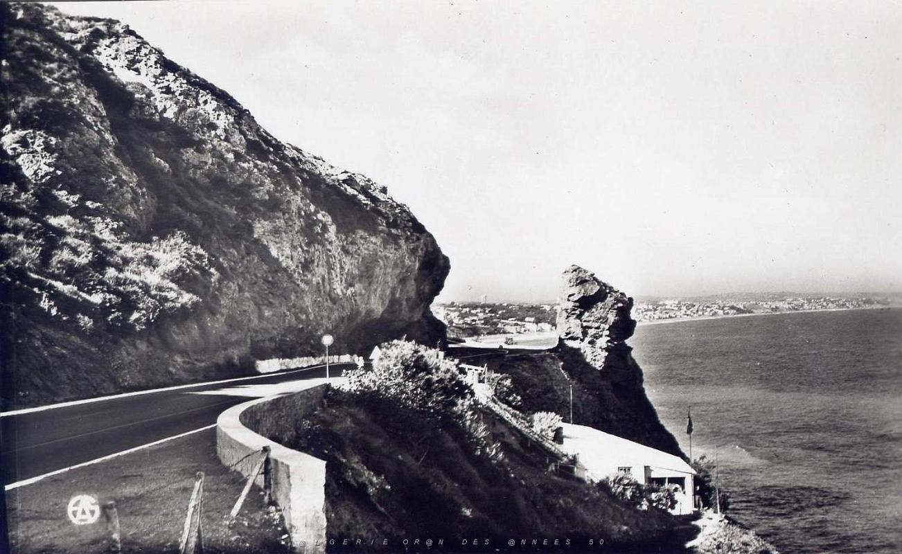Corniche  Rocher de la Vieille COLLECTION DES AMIS DE ND DE SANTA CRUZ.jpg